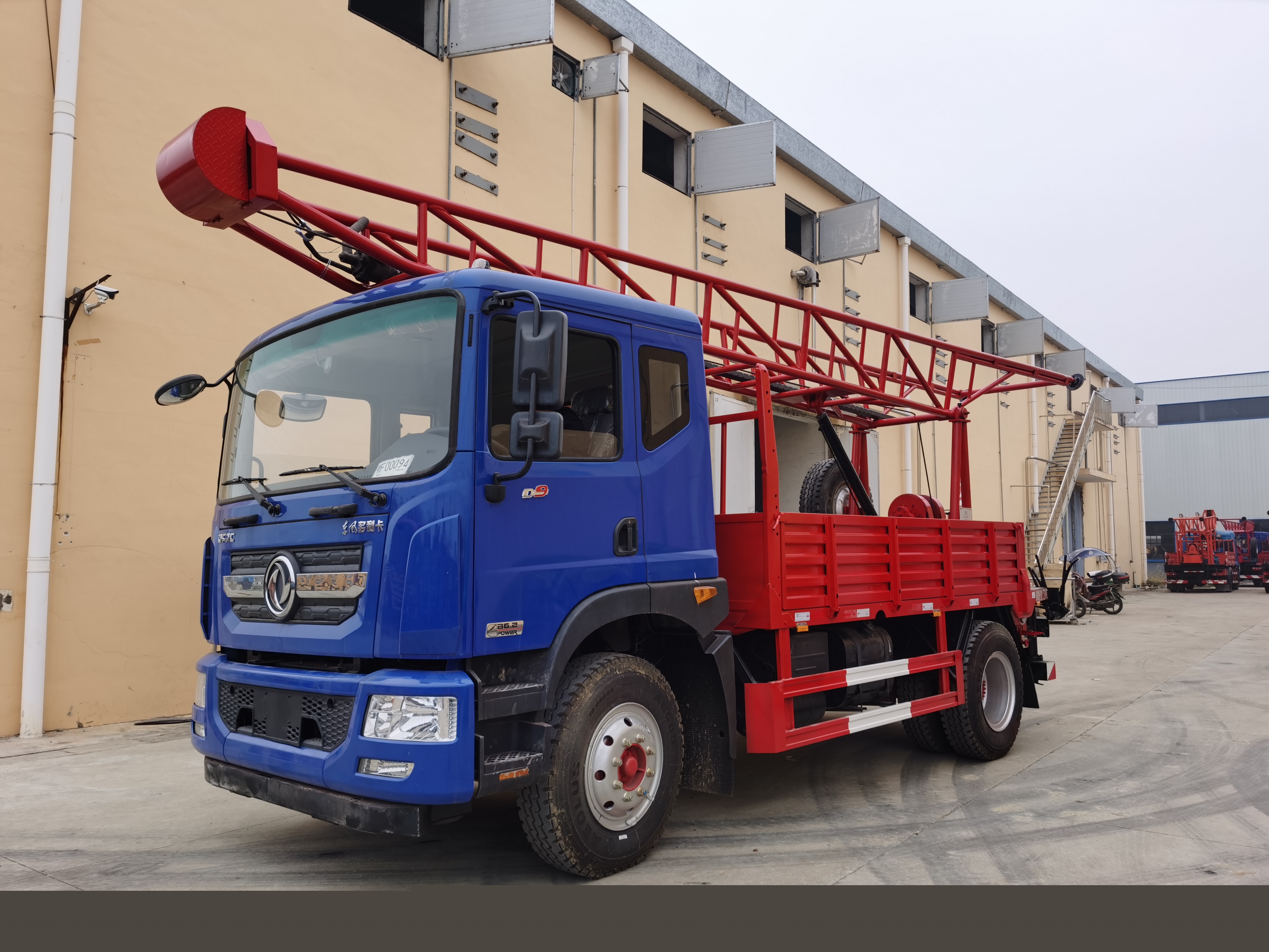 東風(fēng)多利卡6缸汽車鉆機(jī)